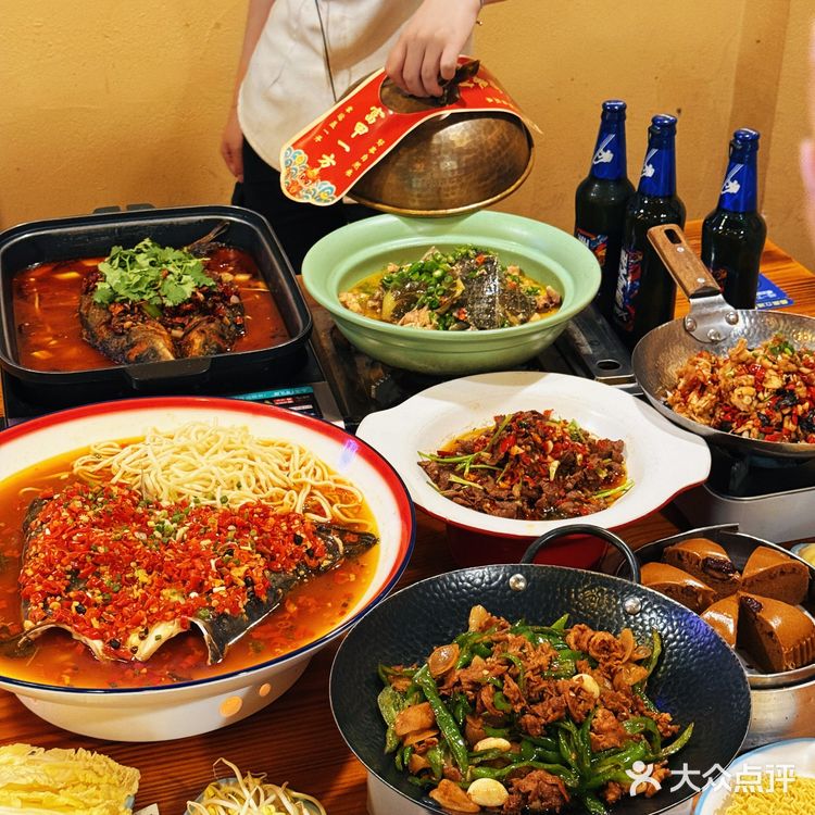 人均60+的深夜湘味食堂，辣得过瘾！
