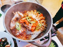 -刘姐啤酒鱼民族演艺餐厅(西街总店)