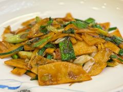 鲜笋炒腊肉-九华山聚龙大酒店