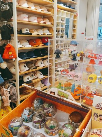 现在盲盒越来越流行了,好多种卡通娃娃都是出盲盒了