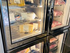 面包甜点陈列柜-羽深肉铺 Steak & Wine