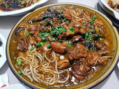 老屯炖鸡-老码头黑皮肘子锅包肉(赣水路店)