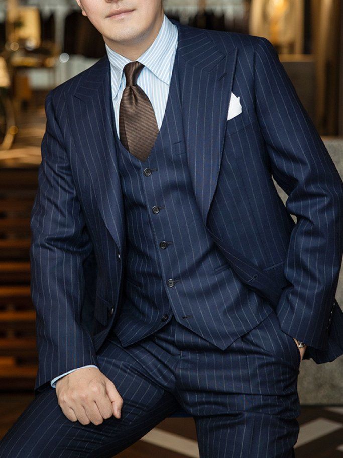 商务男士西装 普通通勤日常工作而已