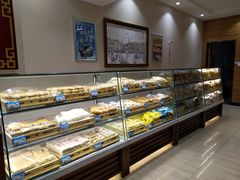 面包甜点陈列柜-老鼎丰(靖宇街总店)