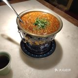 船菜的烧麦就是西湖还有鸡蛋，梨汤很粘稠老人很喜欢