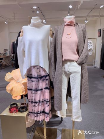 在安静的商务楼里， 可以放下浮躁，感受恬静