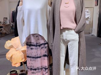 在安静的商务楼里， 可以放下浮躁，感受恬静