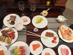 -广州万富希尔顿酒店·感趣自助餐厅·金秋蟹宴生蚝海鲜刺身