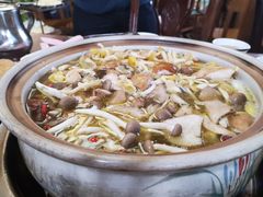 乌鸡野生菌汤-东巴谷野生菌火锅餐厅