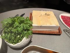 -左庭右院鲜牛肉火锅黑金店(陆家嘴中心店)