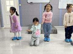 -西安小天鹅艺术团(曲江Alice店)