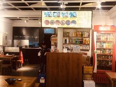 -丽虹云南过桥米线(兴工街店)