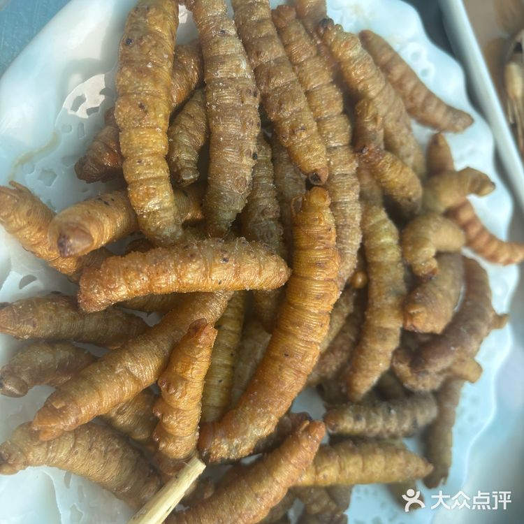 平邑李家石屋金线缘山庄绝绝子