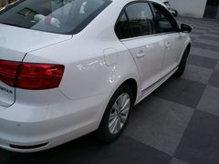 -蜂鸟快修喷漆钣喷汽修旗舰工厂(军工路店)