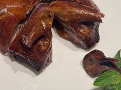 港式脆皮乳鸽-上海宝华喜来登酒店·采悦轩中餐厅