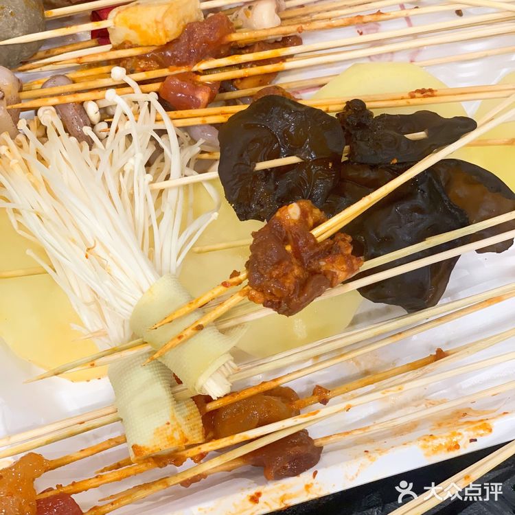 钱🐰似锦-新品来喽!排队也要吃的蜀主成都串串酒馆