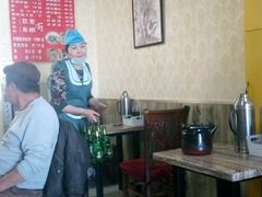-敖特尔布里亚特美食坊(世纪花苑店)