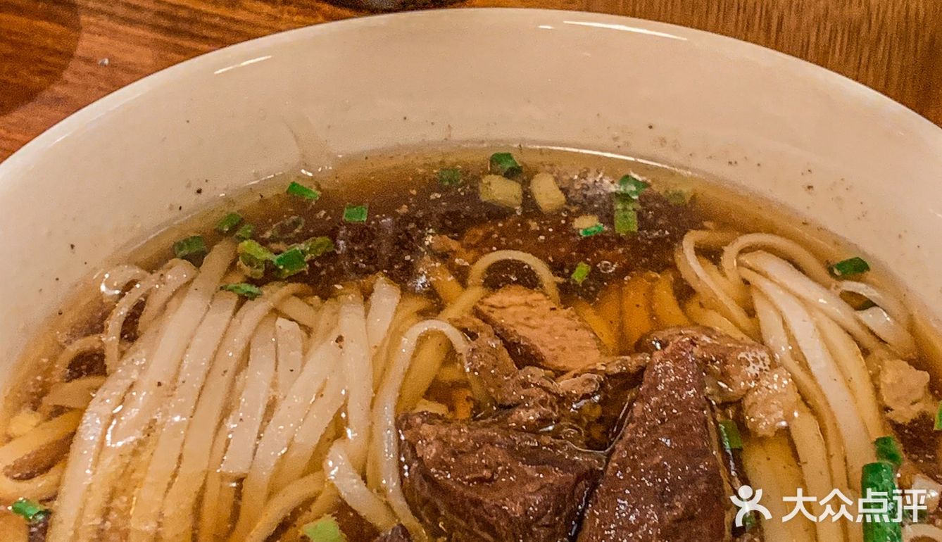 不吹不黑 这家店的粉蛮对我口味 陈小春刚来过