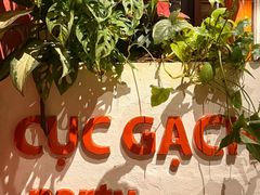-Cuc Gach Quan Restaurant