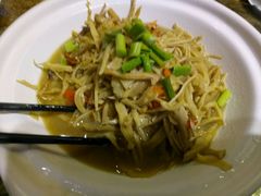 墨鱼煲笋-小城故事餐饮服务有限公司