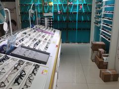 -英伦眼镜蔡司依视路折扣店(通州万达店)