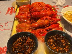 -肥肥虾庄·金牌油焖大虾(汉街SKP店)