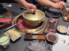 -铭牛烧肉·和牛海鲜自助(高新月牙湖店)