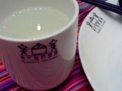 -香巴拉云南餐厅(华莱坞店)