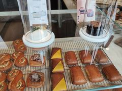 -VERIE BAKEHOUSE