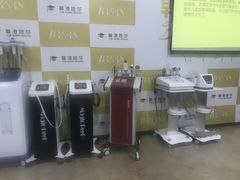 -粤港芭莎美容美发化妆学校