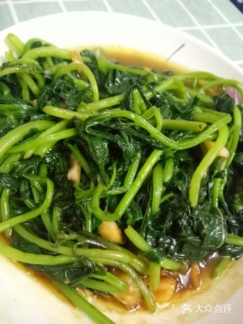 夏天吃粥就喜欢炒一点番薯叶做菜