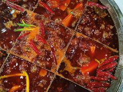 -正贰捌经重庆老火锅(建设路店)