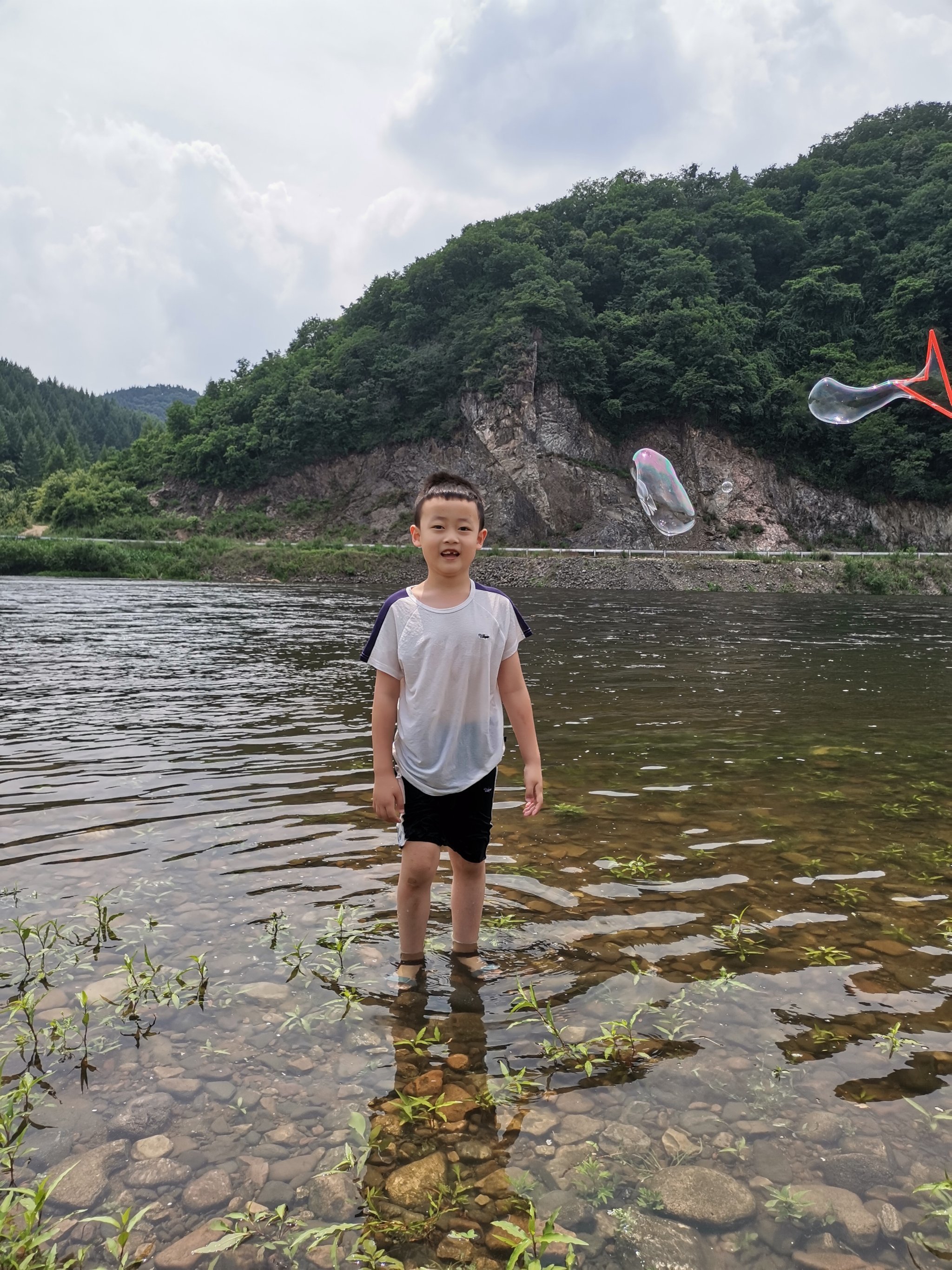 抚顺二道河封路 还有领导来检查 不让玩