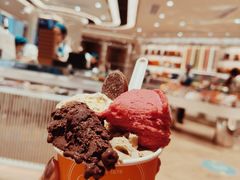 -Venchi (Chocolate & Gelato)