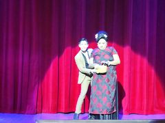 -金东尼人妖秀