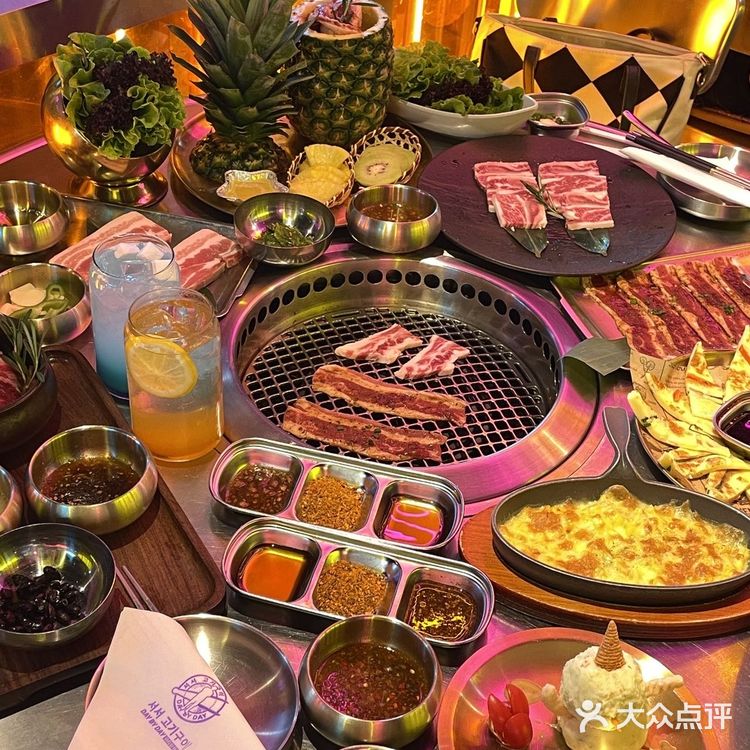 杭州|站着吃烤肉新派韩式烤肉假装在  和姐妹去湖滨银