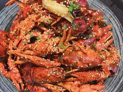 -肥肥虾庄·金牌油焖大虾(首义路店)