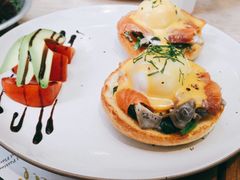 温泉蛋黑松露三文鱼-农畉LONFOOD(福田星河COCOPark店)