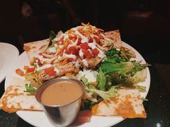 凯瑟迪亚火山沙拉-Chili's Cafe&Bar奇利斯(滨江店)