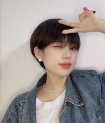 -BULB STUDIO 巴柏明星发型工作室