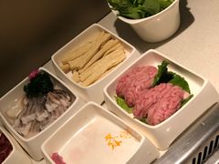 -海底捞火锅鲜切牛肉主题店(长寿路店)