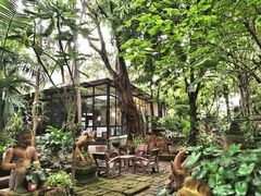 -Dash Teak House