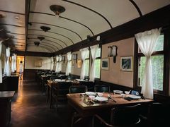 靠窗位-上海老站(徐家汇店)