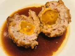 鸭蛋黄狮子头-梅飞酒家(桑园路店)