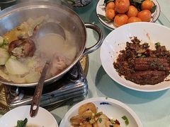 -帅巴人舅母子腊蹄民俗村
