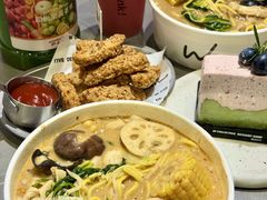 -W COLLECTIVE  DESSERT SHOP