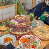 藏在武汉市中心，闹中取静的天台花园餐厅，人均才60