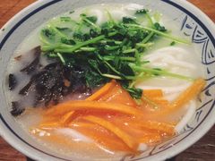 -云海肴·汽锅鸡·云南菜(天山百盛优客店)