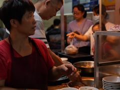 -松树干拌面店