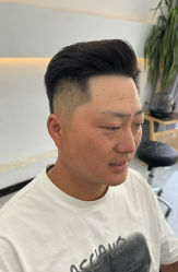-东方先生国潮男士理发馆